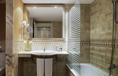 Bahia Calma Hotel | Relax at H10 Playa Esmeralda - Adults Only Retreat