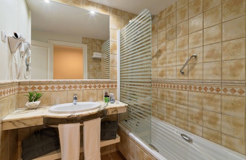 Bahia Calma Hotel | Relax at H10 Playa Esmeralda - Adults Only Retreat