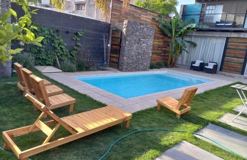 Mendoza City Center Apartment | Top-Rated Complejo Mendoza: Pool, Breakfast & Family Fun