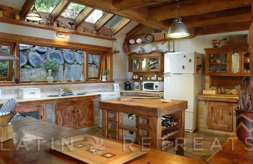 San Carlos de Bariloche House | Experience a 5-Bedroom Chalet with Private Beach & Jacuzzi