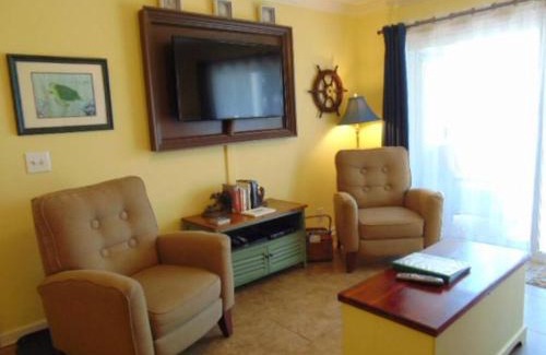 Demere Park House | Beautiful H13 Ocean Walk Resort: Pet-Friendly & Scenic Views