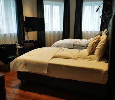 Vaihingen-Mitte Hotel | Elegant H23 Hotel Stuttgart: Guest Rated 9.1 & Family-Friendly