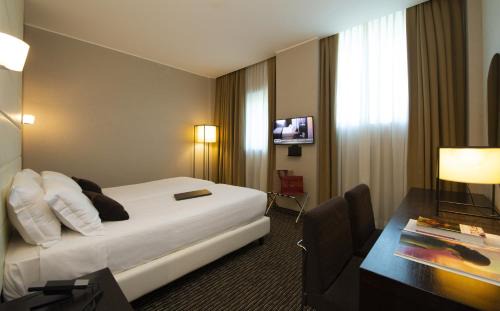 Milanofiori Nord Hotel | Pet-Friendly H2C Hotel Milanofiori: A 4-Star Haven