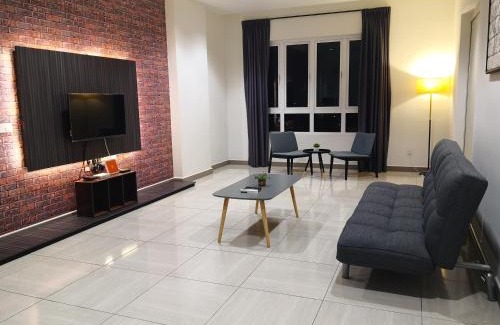 Taman Jubilee Apartment | Inviting H2H - Octagon Cottage with Pool in Ipoh Center