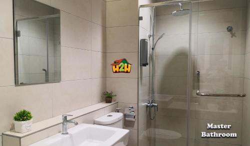 Taman Jubilee Apartment | Inviting H2H - Octagon Cottage with Pool in Ipoh Center