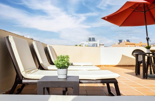 Carretera de Cadiz Apartment | Enjoy H2M Montesa: 700m to Beach with Rooftop Terrace