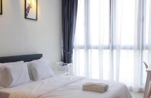 Ara Damansara Apartment | Elevated H2O Studio Near Subang Airport with Pool & Hot Tub