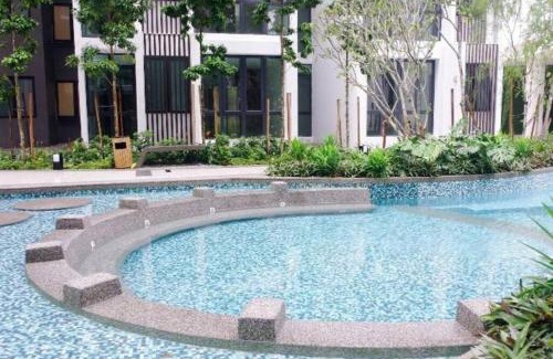 Ara Damansara Apartment | Elevated H2O Studio Near Subang Airport with Pool & Hot Tub