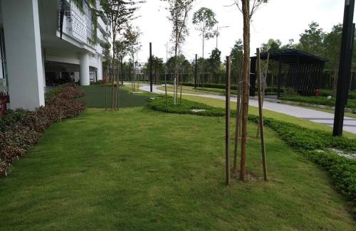Ara Damansara Apartment | Elevated H2O Studio Near Subang Airport with Pool & Hot Tub