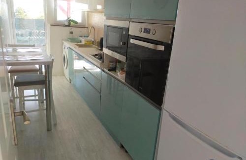 El Grao de Castellon Apartment | Cozy Room with Private Bath Near the Beach, Family-Friendly