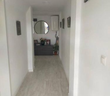 El Grao de Castellon Apartment | Cozy Room with Private Bath Near the Beach, Family-Friendly