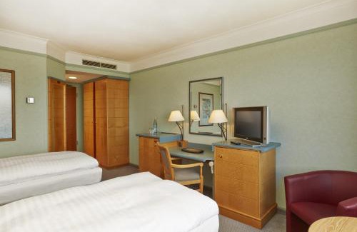 Region Hannover District Hotel | Discover H4 Hotel Hannover Messe: Pet Friendly & Pool Access