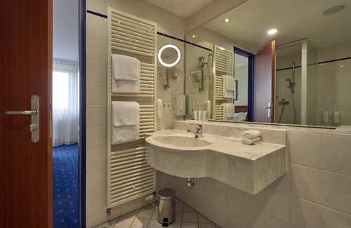 Vorderer Westen Hotel | Experience Comfort at H4 Hotel Kassel - 4-Star Rating