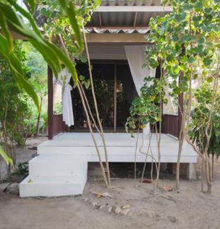 Srithanu Resort | Relax at Haad Chao Phao Resort with Oceanfront Views