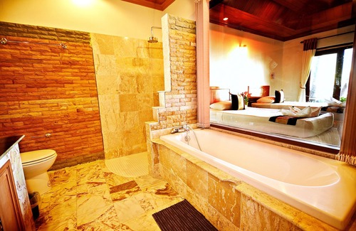 Ko Pha-ngan Hotel | Relax at Haad Khuad Resort with Ocean Views and Pool