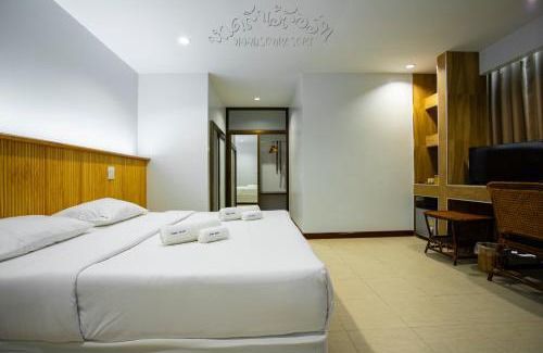 Bang Saphan Noi Resort | Relax at HaadSon Resort with Ocean Views and Private Beach