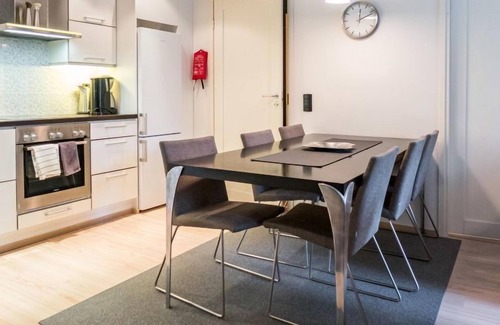 Vuokatti House | Discover Haapala Suites 36: Cozy Retreat with Lake Views
