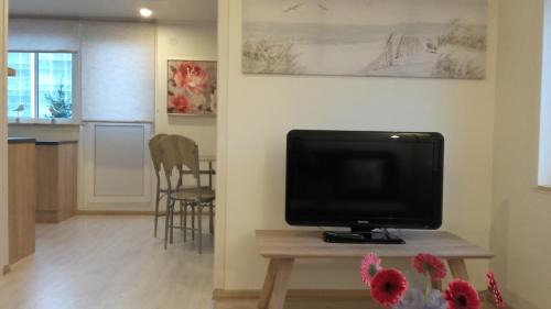 Haapsalu House | Inviting Haavalehe Summer House with Child-Friendly Amenities