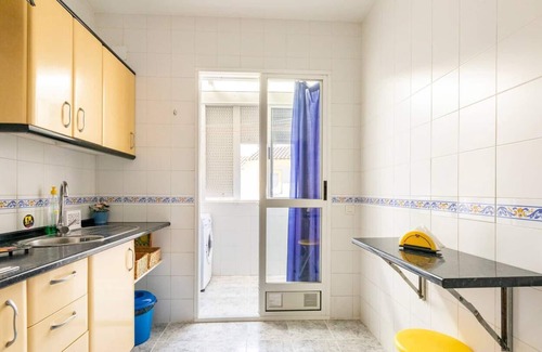 Bollullos de la Mitacion Apartment | Habitacion Matrimonio "namasté" Individual, con Cama de 135, Exterior con Todo