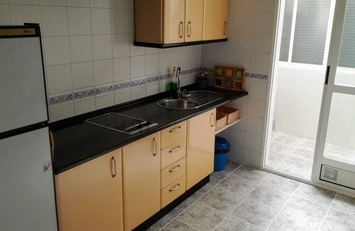 Bollullos de la Mitacion Apartment | Habitacion Matrimonio "namasté" Individual, con Cama de 135, Exterior con Todo