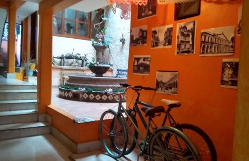De La Merced House | Cozy Quadruple Room in a Shared Home with Great Amenities