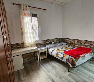 L'Hospitalet de Llobregat House | Cozy Private Room in Hospitalet de Llobregat with Kitchen