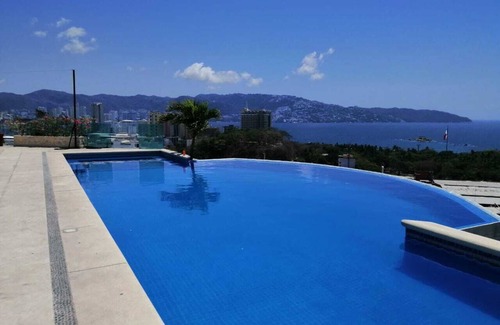Hornos Insurgentes House | Relaxing Suite with Ocean View, Jacuzzi & Pool Access