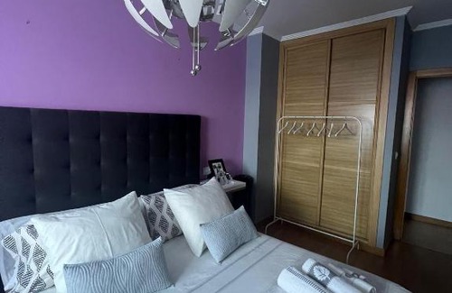 Ribadumia House | Family-Friendly Retreat at Habitación Bimba y Lolo