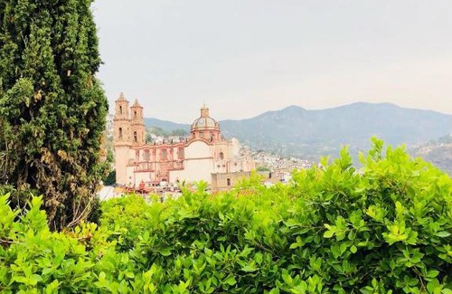 Taxco Apartment | Cozy Central Room with Guest Rating of 9/10
