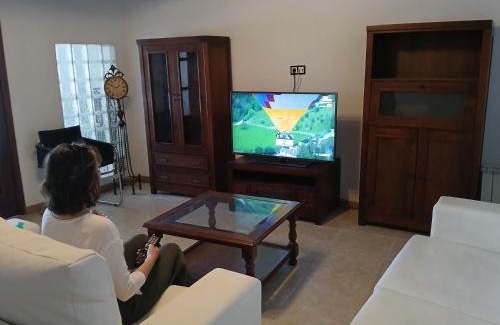 Lumpiaque House | Comfortable Getaway at Habitación Carrasca – Pet Friendly