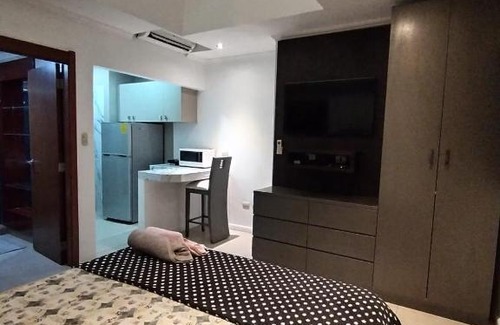 Las Penas Apartment | Pet-Friendly Riverfront Room with Pool & Family Amenities