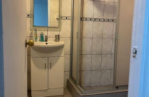 Talca House | Comfortable Room with AC - 2 Beds & Private Bath