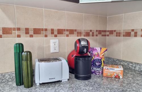 Toluca House | Habitación con baño privado, cerca del Parque Toluca 2000, con áreas comunes compartidas