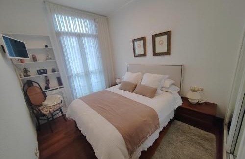 Bilbao City Centre House | Private Room with En-Suite in Central Bilbao - Rated 9/10