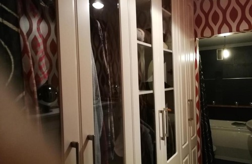 Basurtu House | Cozy Room with Garage and Inviting Hot Tub Amenities