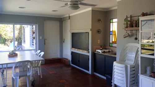 Concordia House | Independent Guest Room with Pool and Ocean View