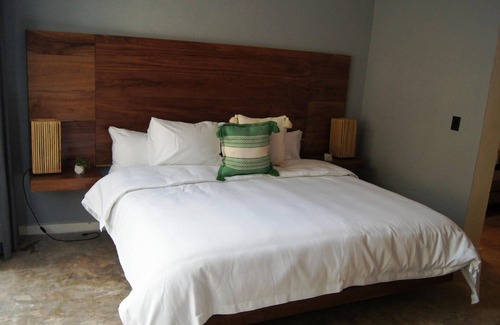 Barrio de Santiago Hotel | Elegant King-Size Room in the Heart of Mérida