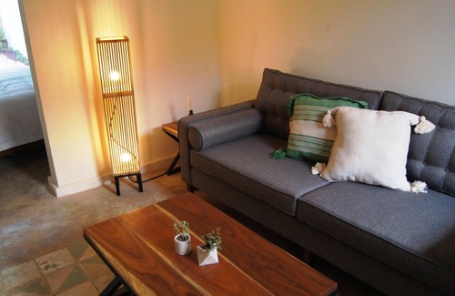 Barrio de Santiago Hotel | Elegant King-Size Room in the Heart of Mérida