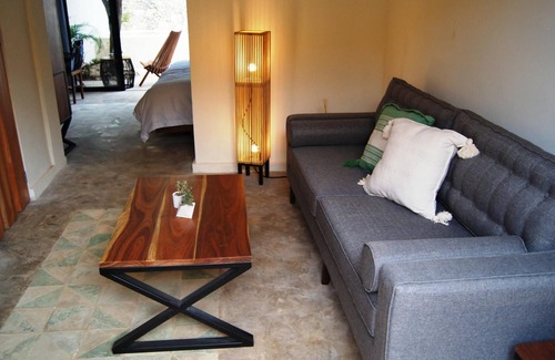 Barrio de Santiago Hotel | Elegant King Size Suite with Private Pool in Mérida