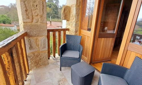 Puebla del Caraminal House | Deluxe Campomuiños Room with Hot Tub & Pet-Friendly Stay