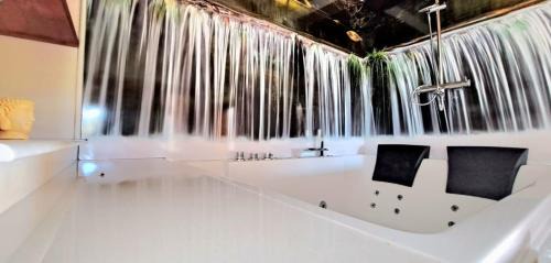 Puebla del Caraminal House | Deluxe Campomuiños Room with Hot Tub & Pet-Friendly Stay