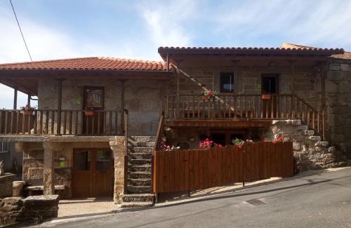 Maus de Salas Apartment | Family-Friendly Stay at Habitación do Xurés, Rated 9.7/10