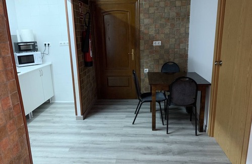 Sagunto House | Cozy Double Room at Playa Malvarrosa with Spa & Breakfast