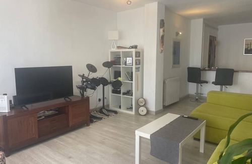 Plaza de Toros Condo | Cozy Double Room with Private Bath and Spa Amenities
