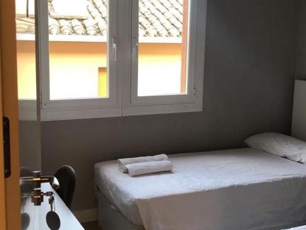 Estella House | Central Double Room with Child-Friendly Amenities