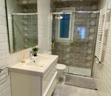 San Francisco House | Private Room in Shared Spaces at Bilbao la Vieja MG