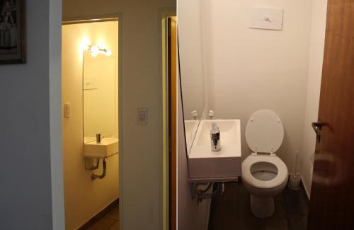 Villa Crespo House | Cozy Shared Room in Villa Crespo for Budget Travelers