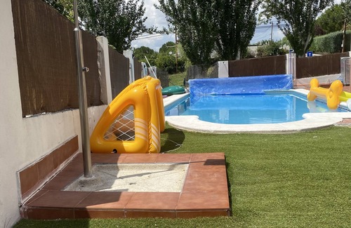 Torrejon del Rey Ski Chalet | Relaxing Chalet Retreat with Pool for Family Getaways