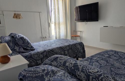 Puerto Real House | Cozy Private Room with Ocean View Near Cádiz - 8.7/10 Rated
