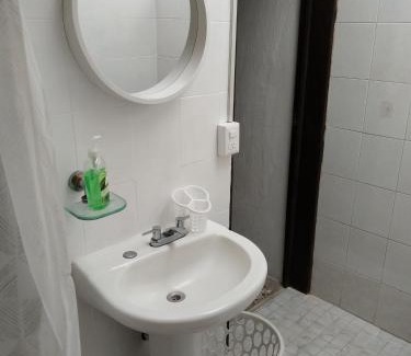 San Pedro Tlaquepaque House | Convenient Room Near Airport - Ideal for Families